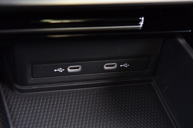 Volkswagen Atlas Vehicle Image 16