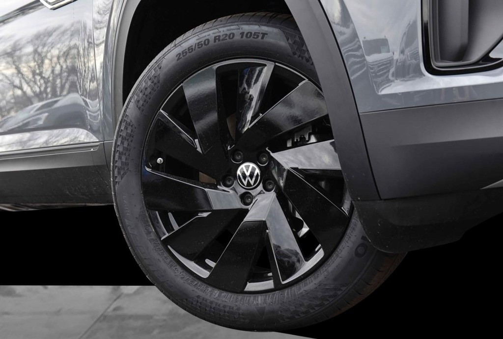 Volkswagen Atlas Cross Sport Vehicle Full-screen Gallery Image 3