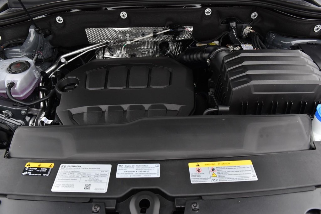 Volkswagen Atlas Cross Sport Vehicle Full-screen Gallery Image 26