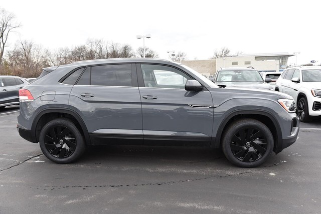 Volkswagen Atlas Cross Sport Vehicle Image 05