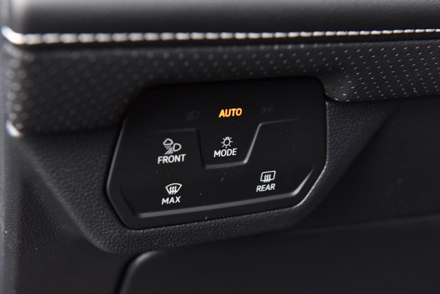 Volkswagen Atlas Cross Sport Vehicle Image 10