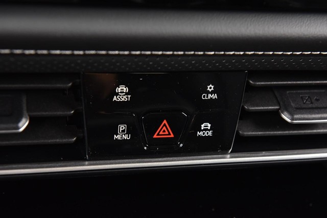 Volkswagen Atlas Cross Sport Vehicle Image 14