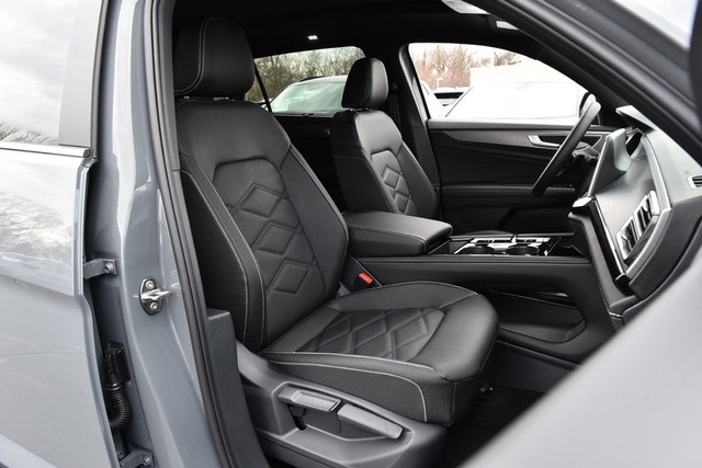 Volkswagen Atlas Cross Sport Vehicle Image 19