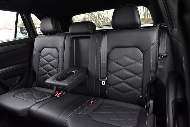 Volkswagen Atlas Cross Sport Vehicle Image 21