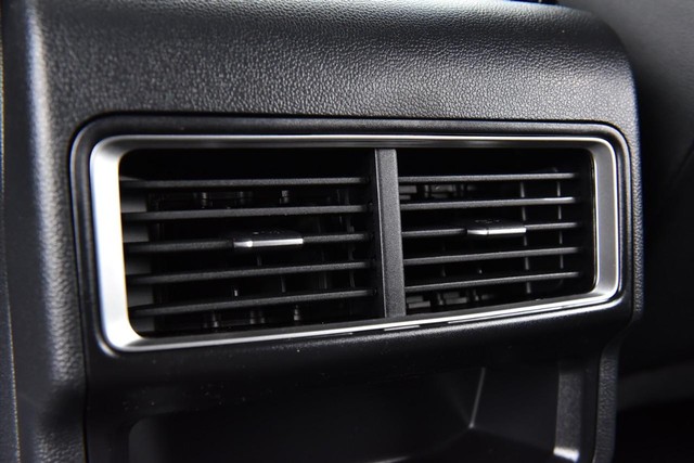 Volkswagen Atlas Cross Sport Vehicle Image 22