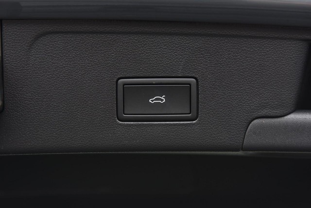 Volkswagen Atlas Cross Sport Vehicle Image 25