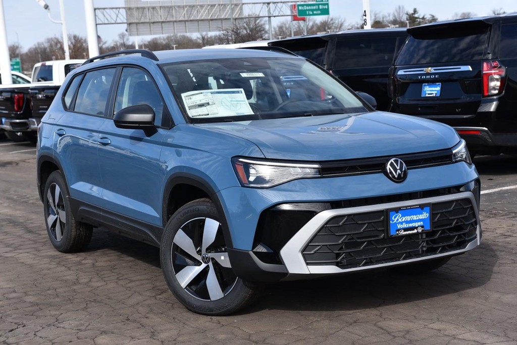 Volkswagen Taos Vehicle Full-screen Gallery Image 2