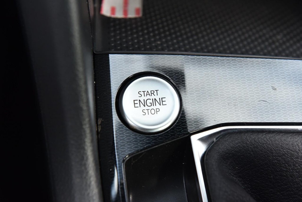 Volkswagen Taos Vehicle Full-screen Gallery Image 16