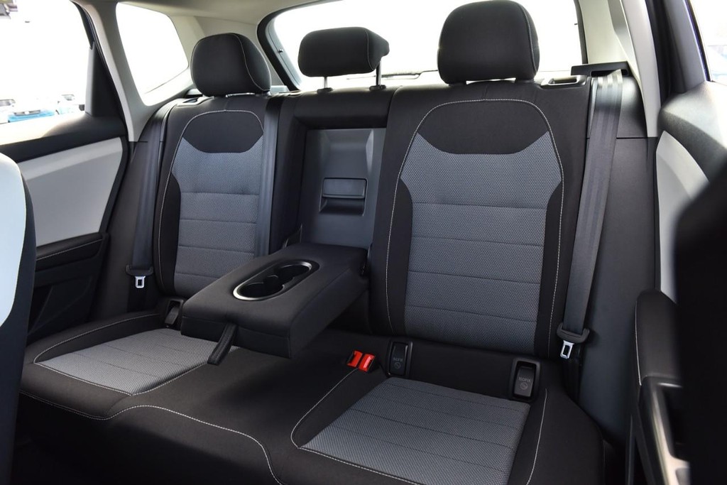 Volkswagen Taos Vehicle Full-screen Gallery Image 21