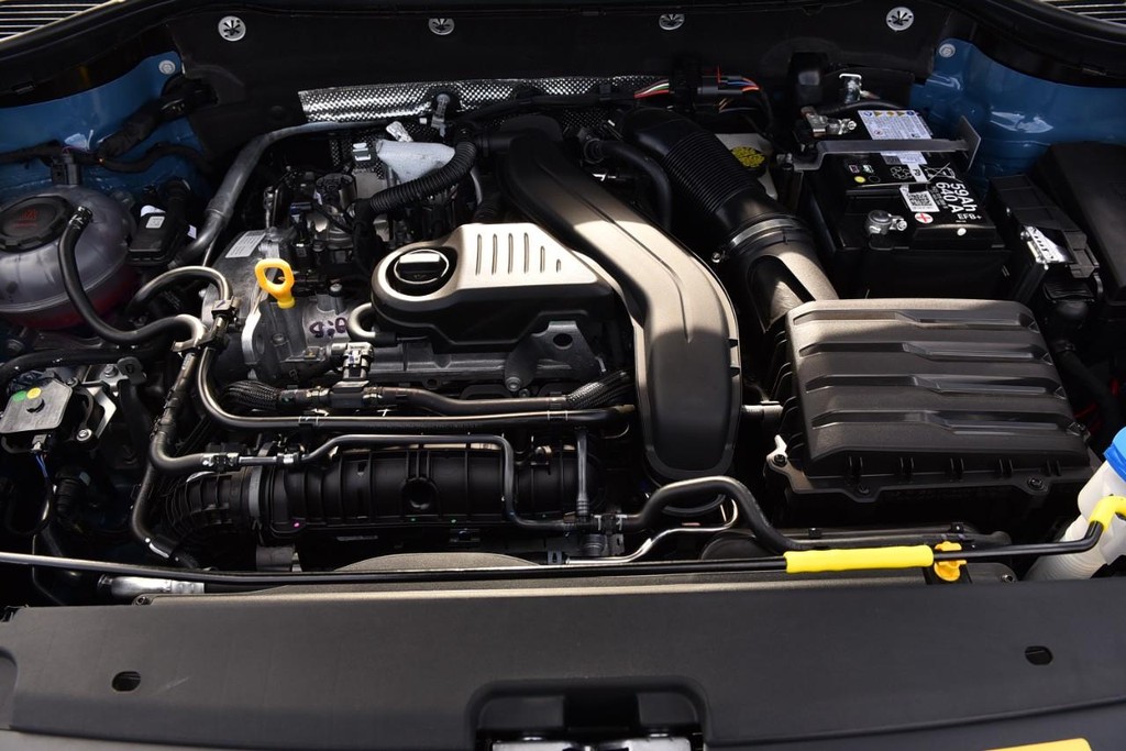 Volkswagen Taos Vehicle Full-screen Gallery Image 23