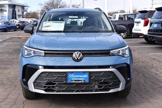 Volkswagen Taos Vehicle Image 04