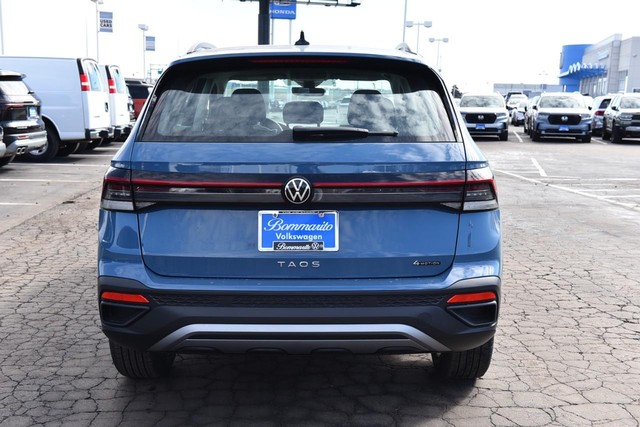Volkswagen Taos Vehicle Image 06