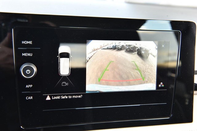 Volkswagen Taos Vehicle Image 12