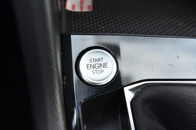 Volkswagen Taos Vehicle Image 16