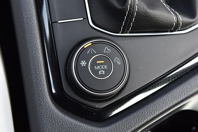 Volkswagen Taos Vehicle Image 17