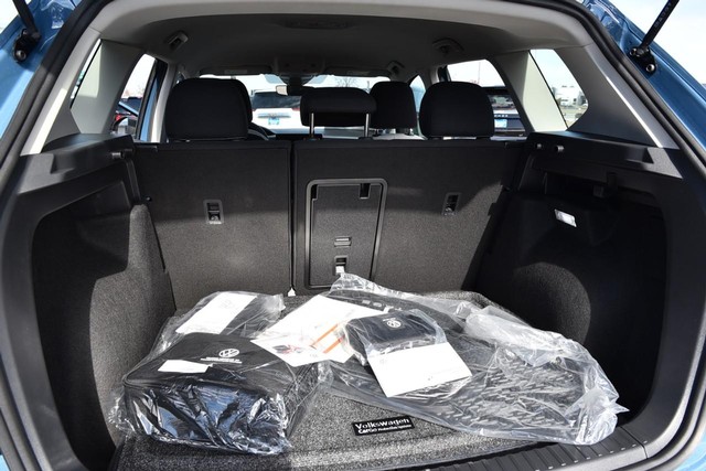 Volkswagen Taos Vehicle Image 22