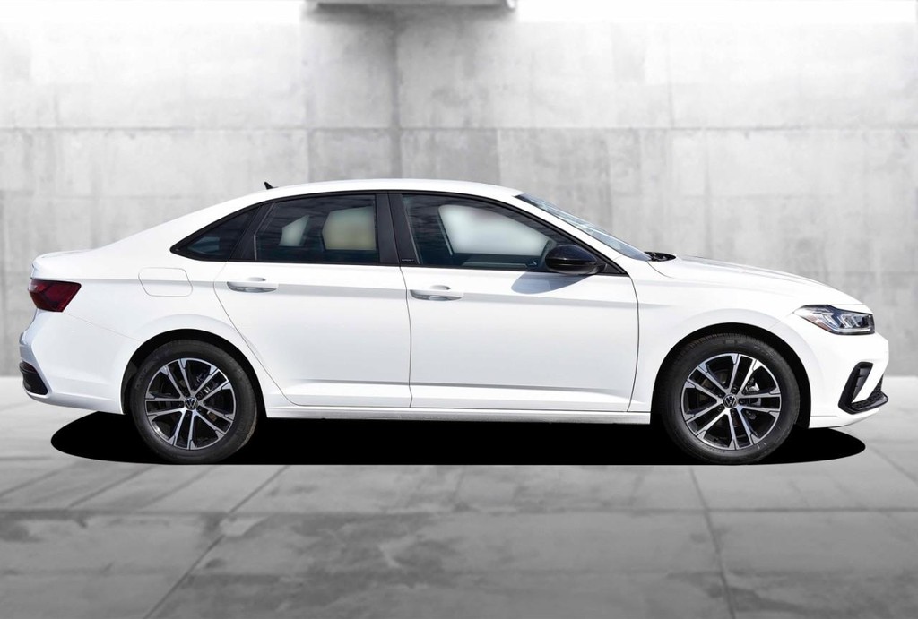 Volkswagen Jetta Vehicle Full-screen Gallery Image 5