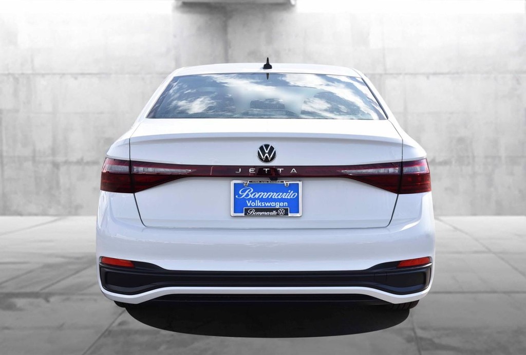 Volkswagen Jetta Vehicle Full-screen Gallery Image 6