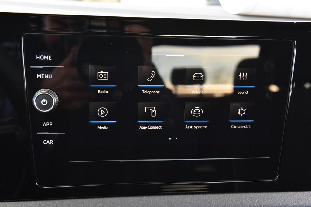 Volkswagen Jetta Vehicle Full-screen Gallery Image 14