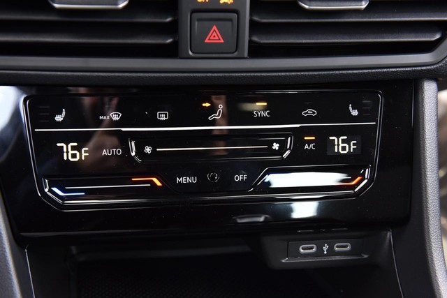 Volkswagen Jetta Vehicle Image 15