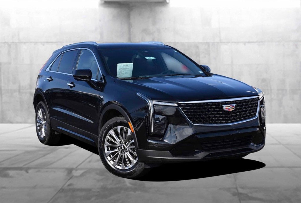 Cadillac XT4 Vehicle Full-screen Gallery Image 2