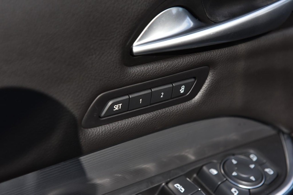 Cadillac XT4 Vehicle Full-screen Gallery Image 9