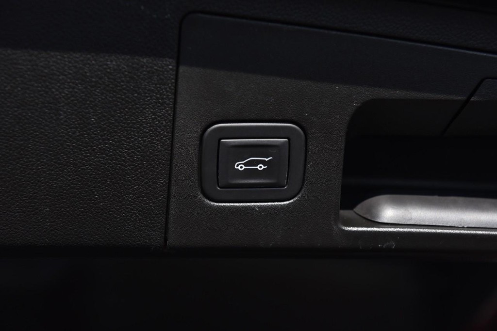 Cadillac XT4 Vehicle Full-screen Gallery Image 26