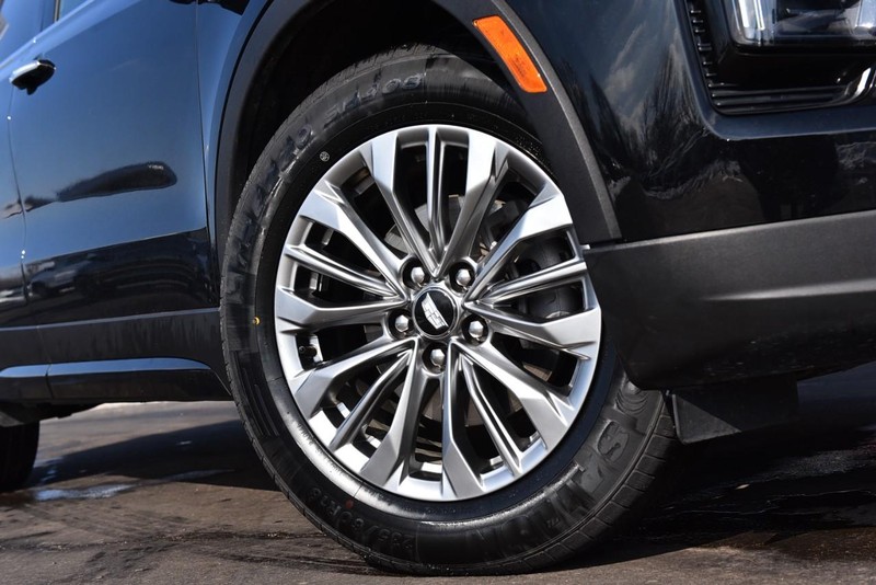 Cadillac XT4 Vehicle Full-screen Gallery Image 03