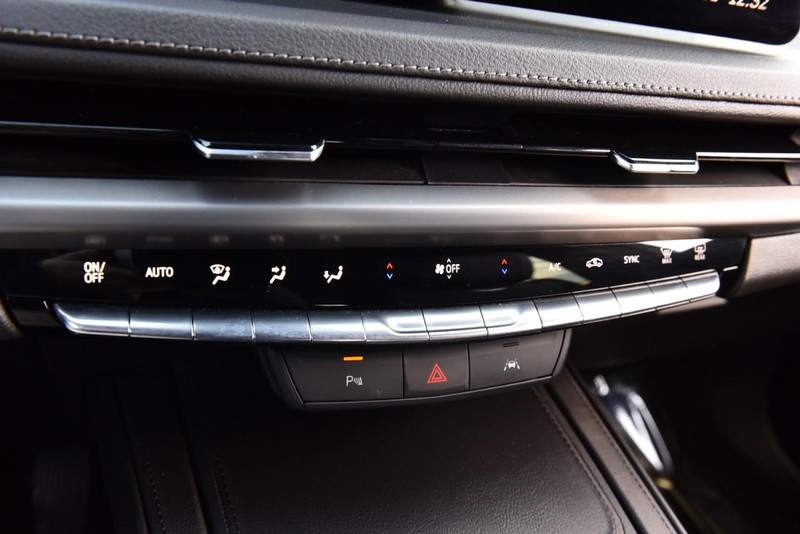 Cadillac XT4 Vehicle Full-screen Gallery Image 16