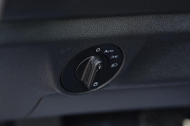 Volkswagen Jetta Vehicle Image 11