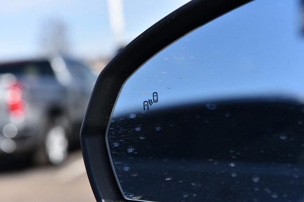 Volkswagen Taos Vehicle Full-screen Gallery Image 9