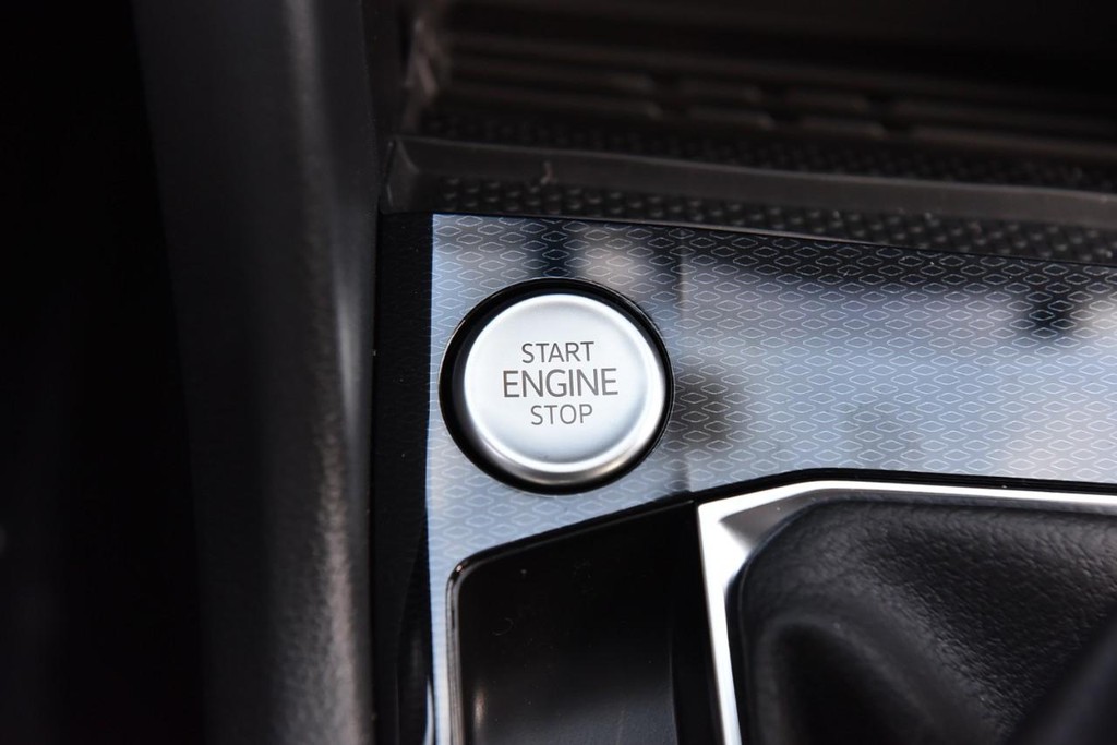 Volkswagen Taos Vehicle Full-screen Gallery Image 16