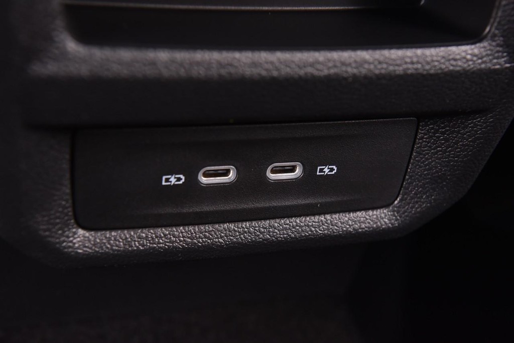 Volkswagen Taos Vehicle Full-screen Gallery Image 22