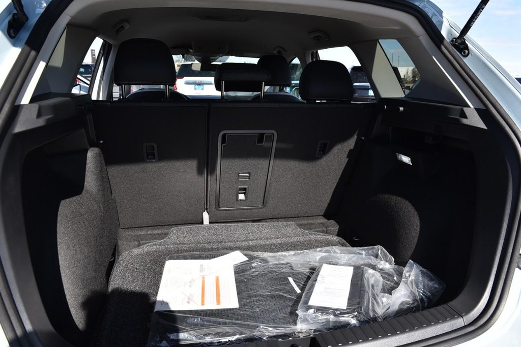 Volkswagen Taos Vehicle Full-screen Gallery Image 23