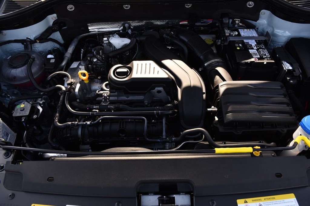 Volkswagen Taos Vehicle Full-screen Gallery Image 24