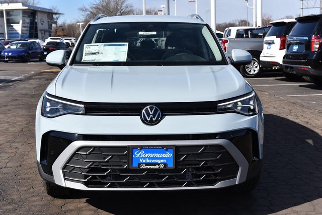 Volkswagen Taos Vehicle Image 04