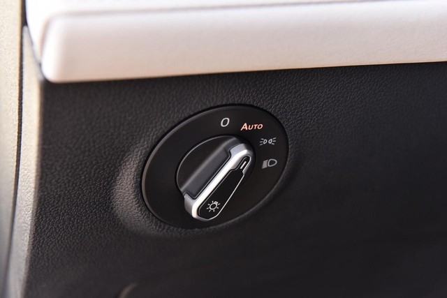 Volkswagen Taos Vehicle Image 10