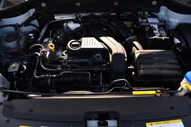 Volkswagen Taos Vehicle Image 24