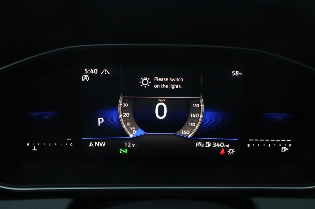 Volkswagen Jetta Vehicle Full-screen Gallery Image 11