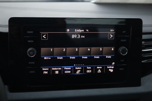 Volkswagen Jetta Vehicle Image 12