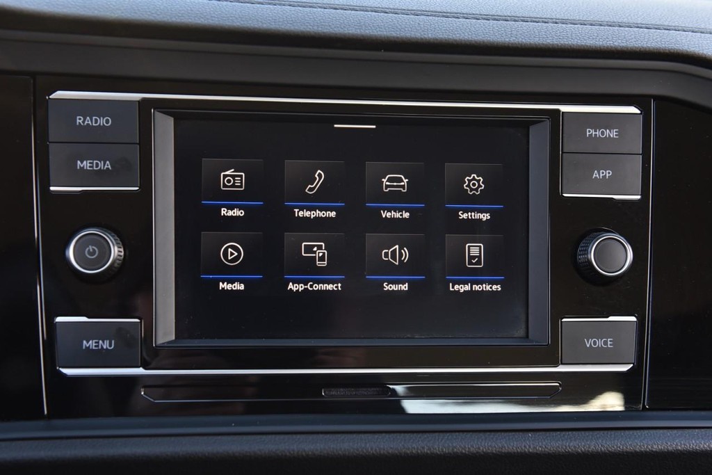 Volkswagen Jetta Vehicle Full-screen Gallery Image 14