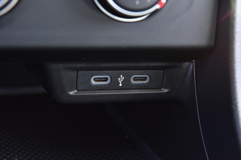 Volkswagen Jetta Vehicle Full-screen Gallery Image 16