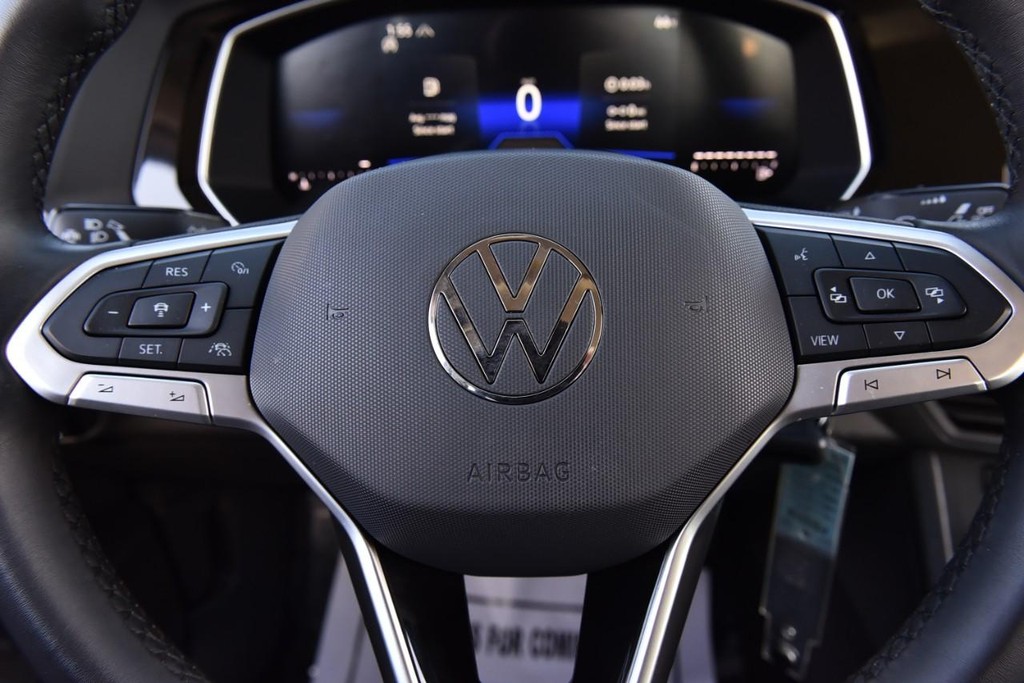 Volkswagen Jetta Vehicle Full-screen Gallery Image 18