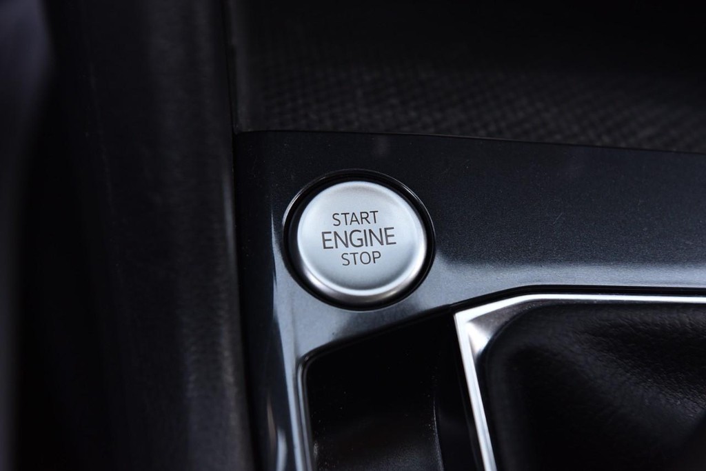 Volkswagen Tiguan Vehicle Full-screen Gallery Image 15