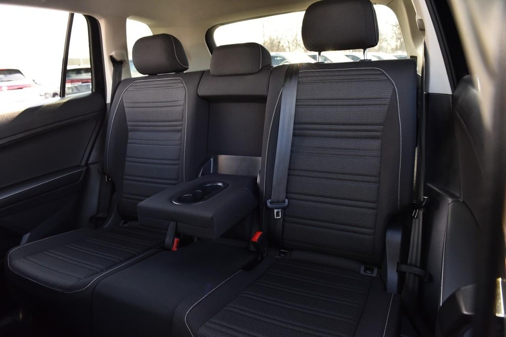 Volkswagen Tiguan Vehicle Full-screen Gallery Image 20