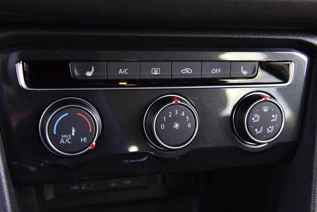 Volkswagen Tiguan Vehicle Image 13