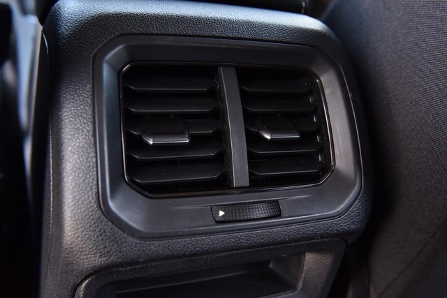 Volkswagen Tiguan Vehicle Image 21