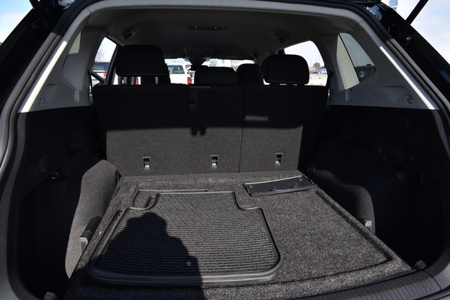 Volkswagen Tiguan Vehicle Image 22
