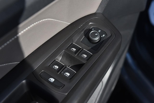 Volkswagen Atlas Cross Sport Vehicle Image 08