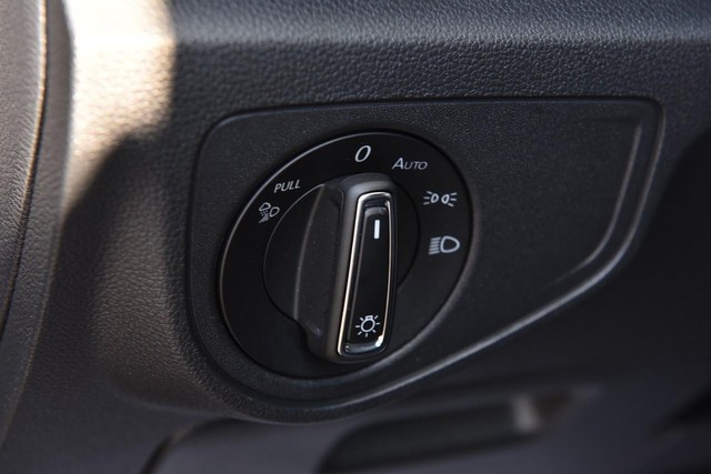 Volkswagen Atlas Cross Sport Vehicle Image 09